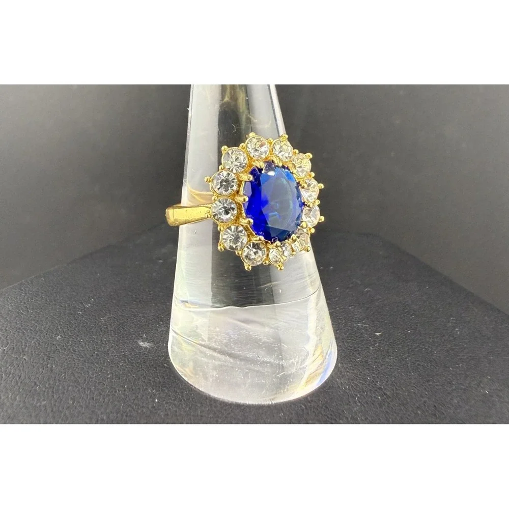 Cocktail Ring Blue Gold Tone Rhinestone Oval Cluster Size 8